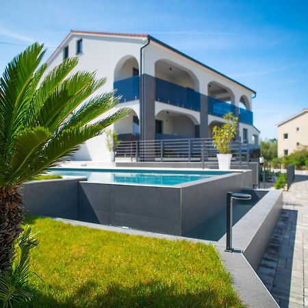 ונטאצ'יצ'י Villa Calma Apartments מראה חיצוני תמונה